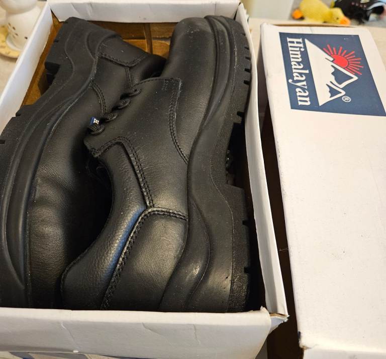 Himalayan work shoes black size 11