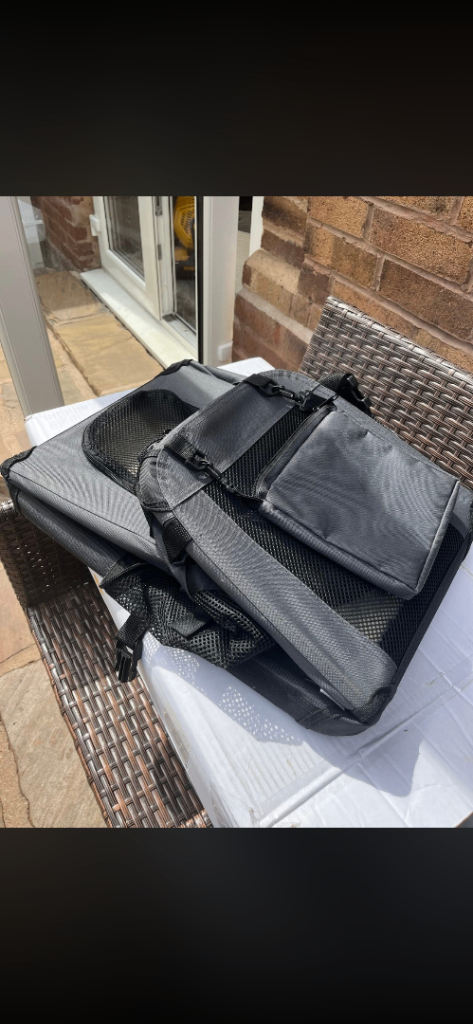 Dog carrying bag