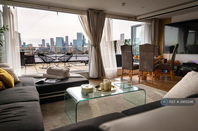 3 bedroom flat in Caspian Wharf, London, E3 (3 bed) (#2955246)