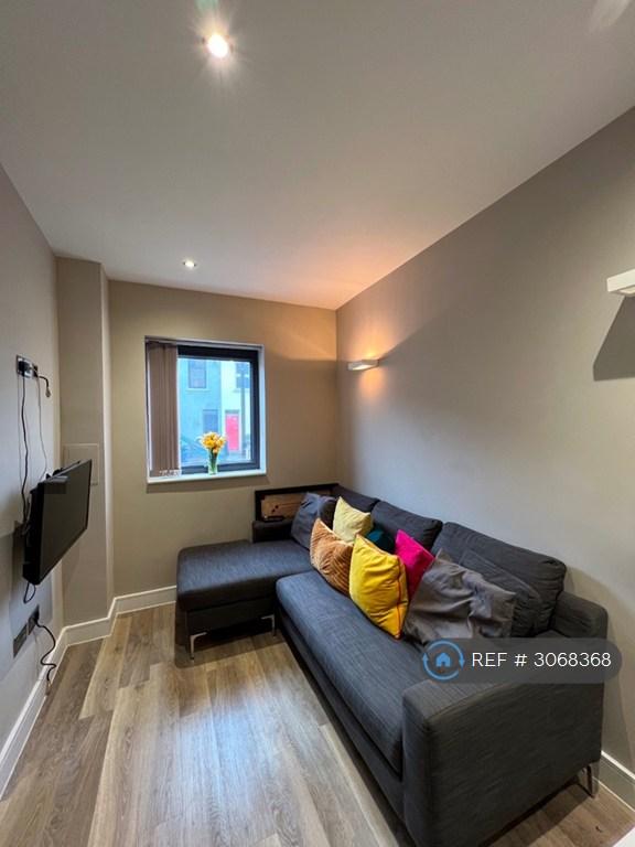 2 bedroom flat in Aldeburgh Street, Greenwich, SE10 (2 bed) (#3068368)