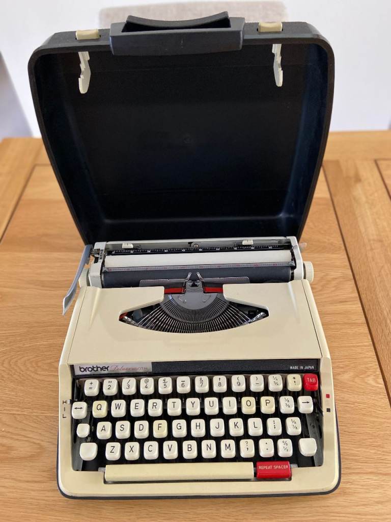 Vintage Brother Deluxe 850TR Manual Typewriter