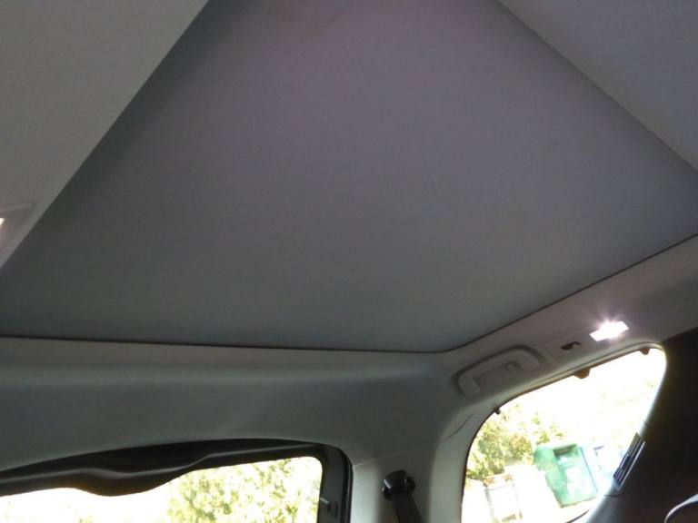 2017 Land Rover Discovery 3.0 TD V6 HSE Luxury SUV 5dr Diesel Auto 4WD Euro 6 (s/s) (258 ps) ESTA...