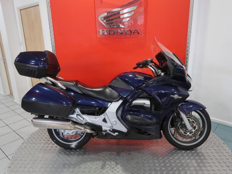 2004 '54 Honda ST 1300 A-4