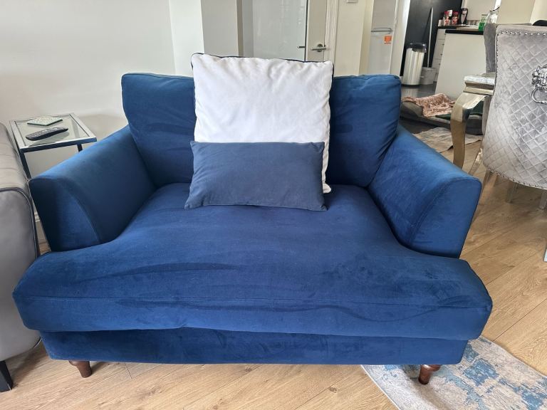 Blue Fabric Snuggle Chair – Good Condition