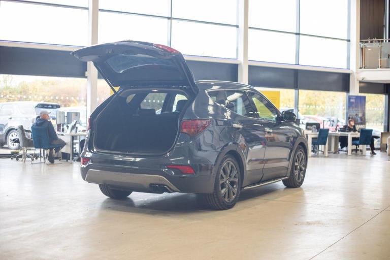 2016 Hyundai Santa Fe 2.2 CRDi Blue Drive Wiggins Edition SUV 5dr Diesel Auto 4WD Euro 6 (s/s) (7...