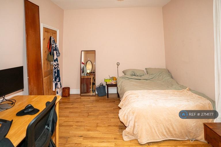 3 bedroom house in Pascal Street, Manchester, M19 (3 bed) (#2714177)