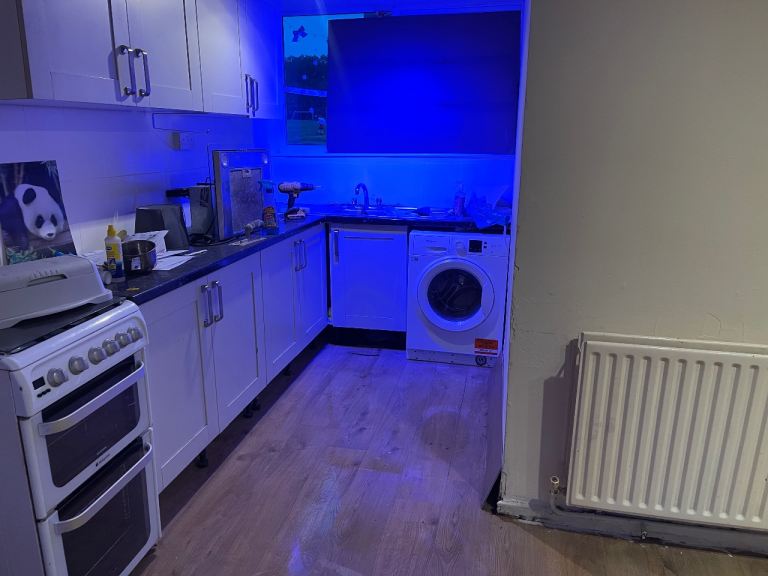 2 bedroom flat 