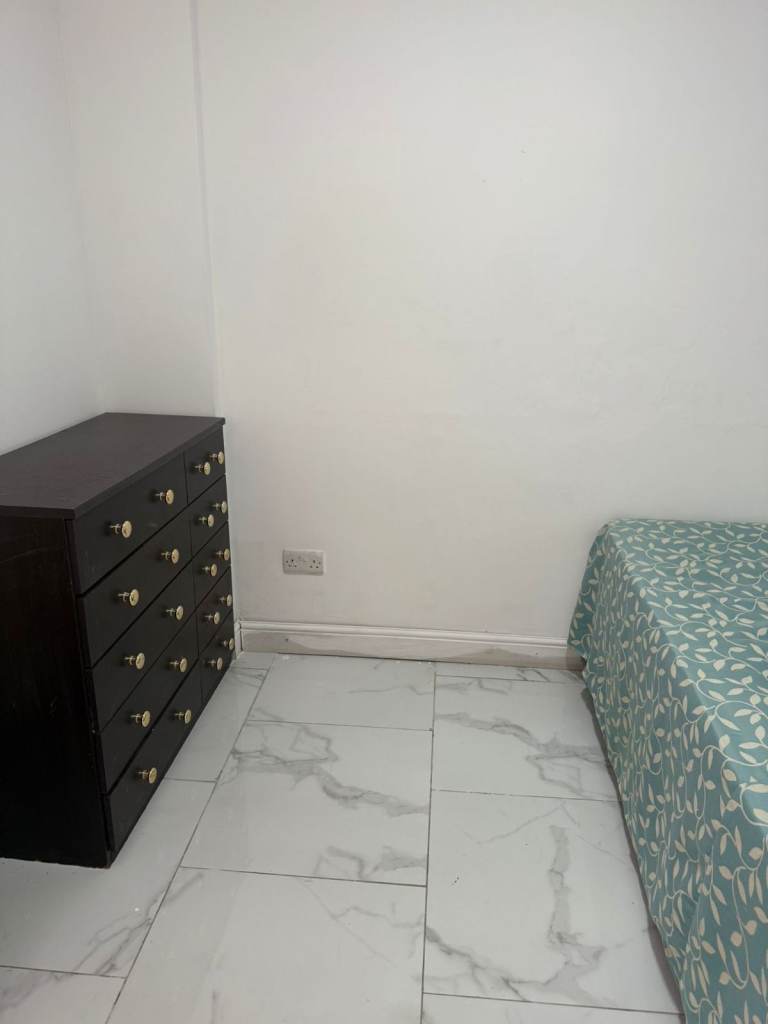 COSY BIG Medium ROOM IN CHINGFORD , E4 8PJ FOR £602pcm..AVAILABLE NOW!!