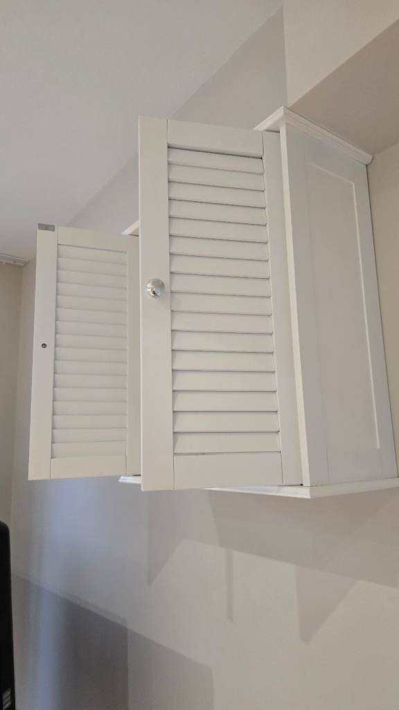 Hanging cabinet 2 doors