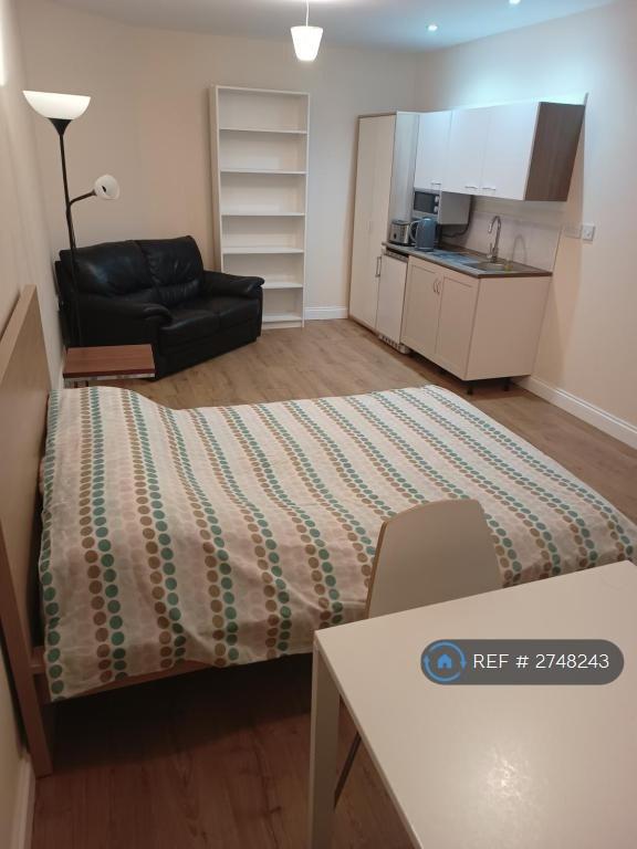 Studio flat in Nuns Way, Cambridge, CB4 (#2748243)