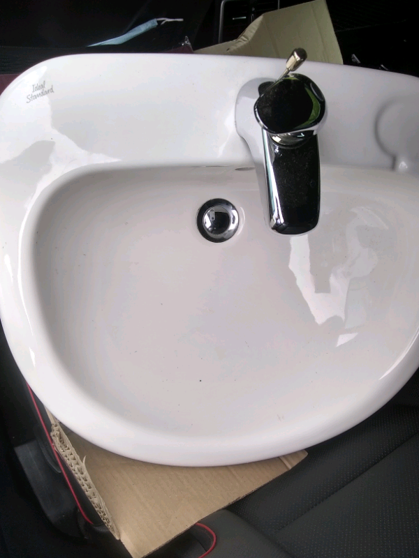 Studio semi recessed 1 hole old English white studio basin l