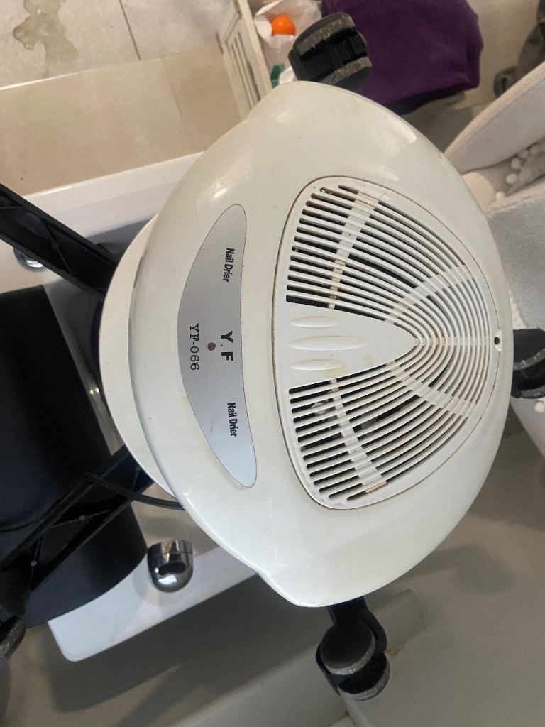 YF YP-06B Nail Dryer – White, Good Condition