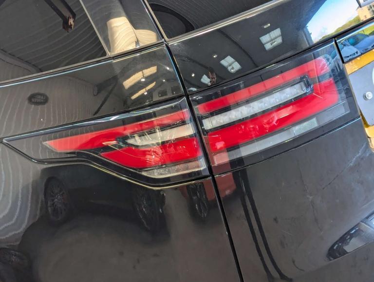 2017 Land Rover Discovery 3.0 Discovery HSE TD6 Auto 4WD 5dr SUV Diesel Automatic