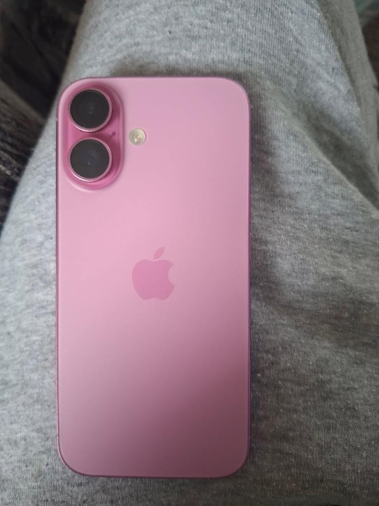 Apple iPhone 16 128GB 90% battery health 