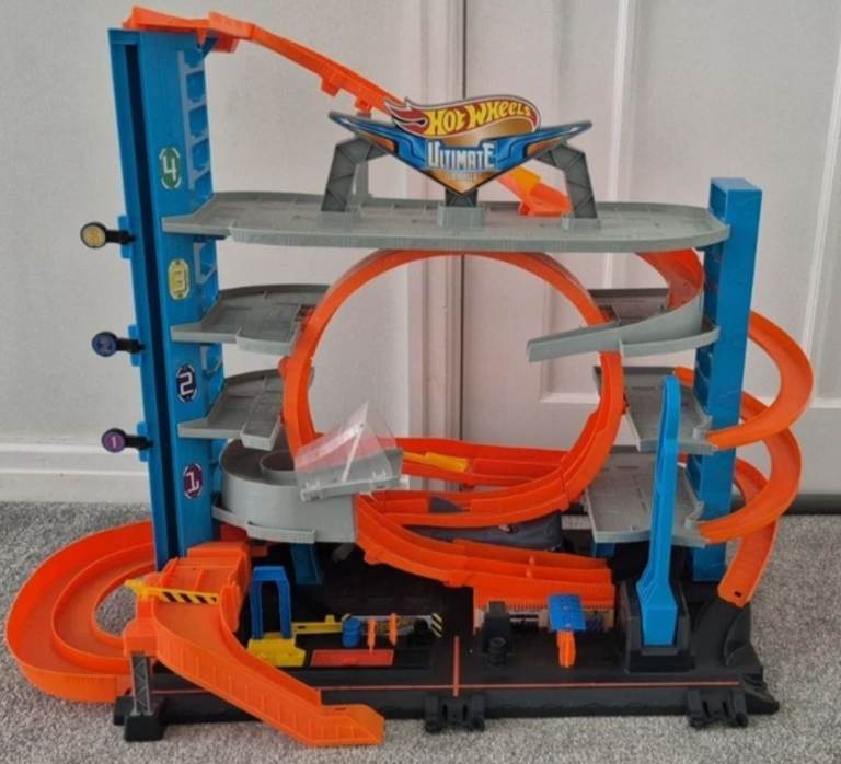Hot Wheels Ultimate Garage Play Set