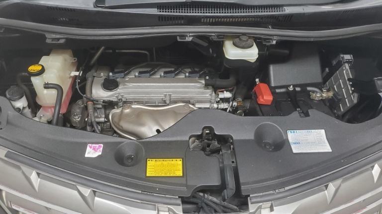 Toyota Alphard 2.4 black petrol auto 8 seats fresh japanese import in stock