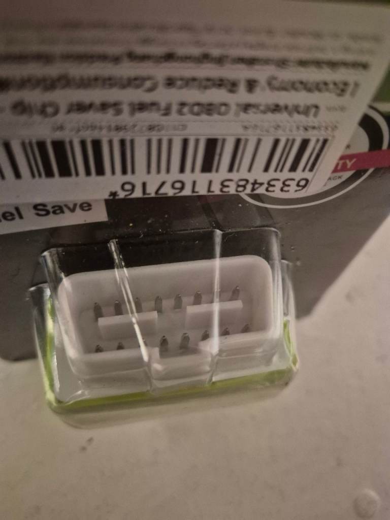 UNVISAL OBD2 FUEL SAVER CHIP ECONOMY 