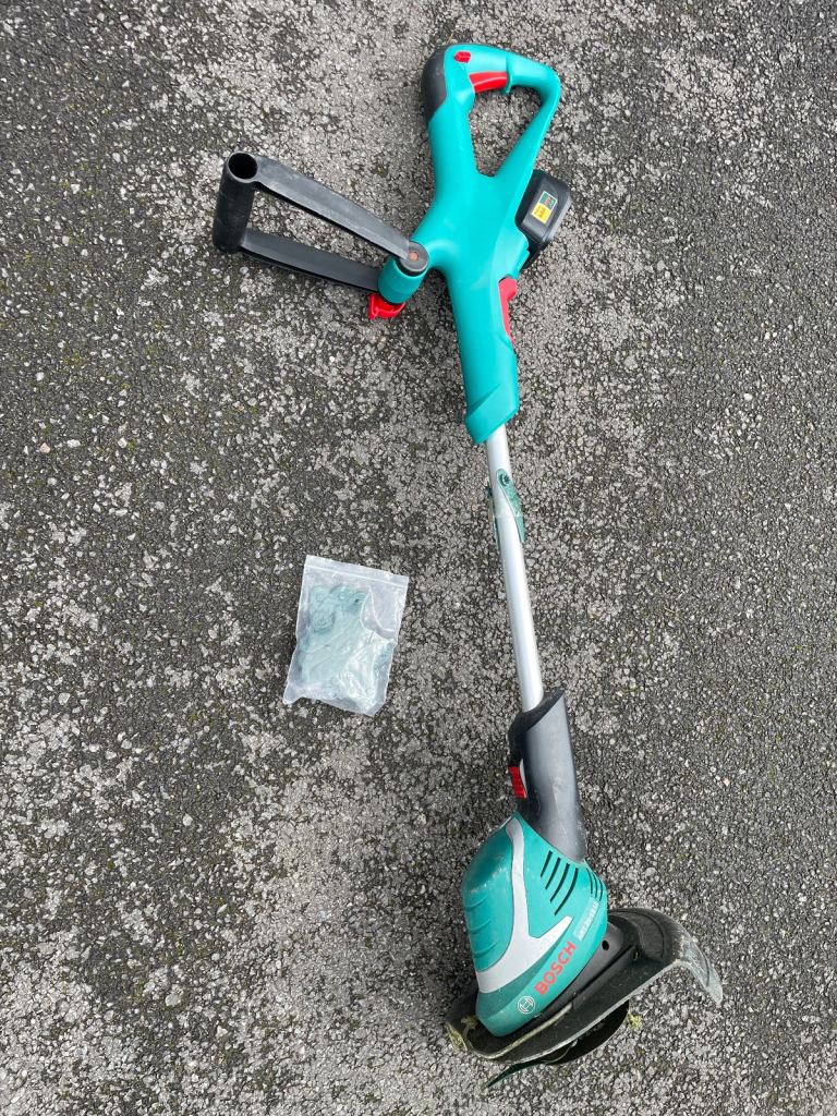 Bosch cordless strimmer