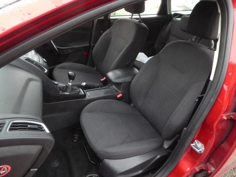 2015 Ford Focus 1.5 TDCi 120 Titanium 5dr EURO 6 ULEZ £20 Road TAX ESTATE Diesel Manual