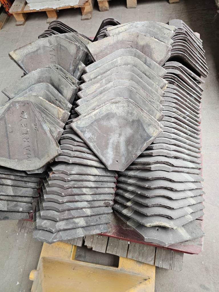 Bonet tiles brown