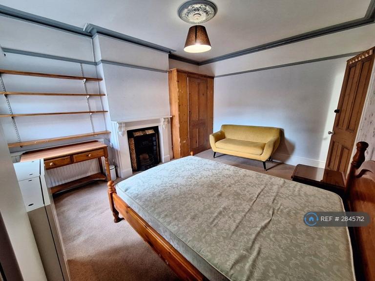 1 bedroom in Carlton Road, South Croydon, CR2 (#2845712)