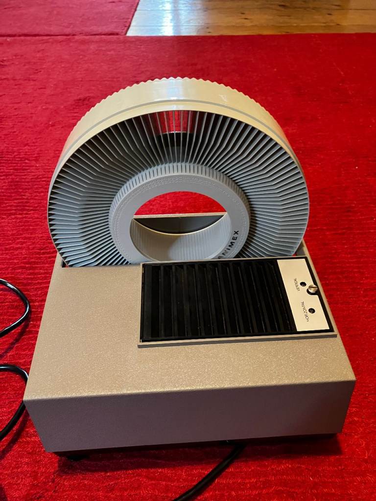 Hanimex 400S Rondette 35 mm slide projector 