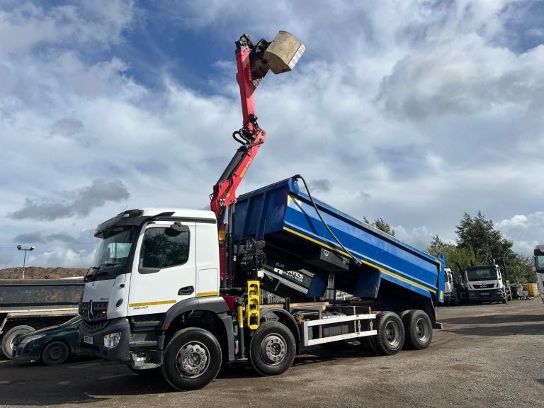 2021 MERCEDES AROCS TIPPER GRAB WITH PALFINGER M125LC82 CRANE 8X4-DAYCAB-AUTOMAT
