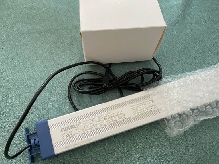 Fish tank light, Fluval Aquasky Bluetooth LED - Aquarium Light - Brand new, unopened and unused.