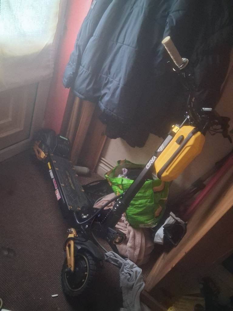 Dual motor electric scooter