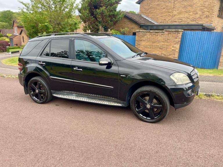 Mercedes ML320 W164 2008 Black | Full Service History, Leather Interior & CarPlay | 120,000 miles