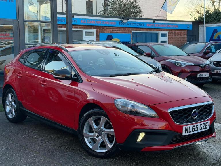 2015 Volvo V40 Cross Country 2.0 D2 Lux Hatchback 5dr Diesel Manual Euro 6 (s/s) (120 ps) HATCHBA...