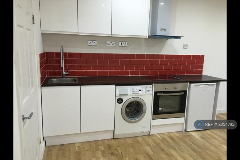 Studio flat in Bedford, Bedford, MK40 (#2854785)