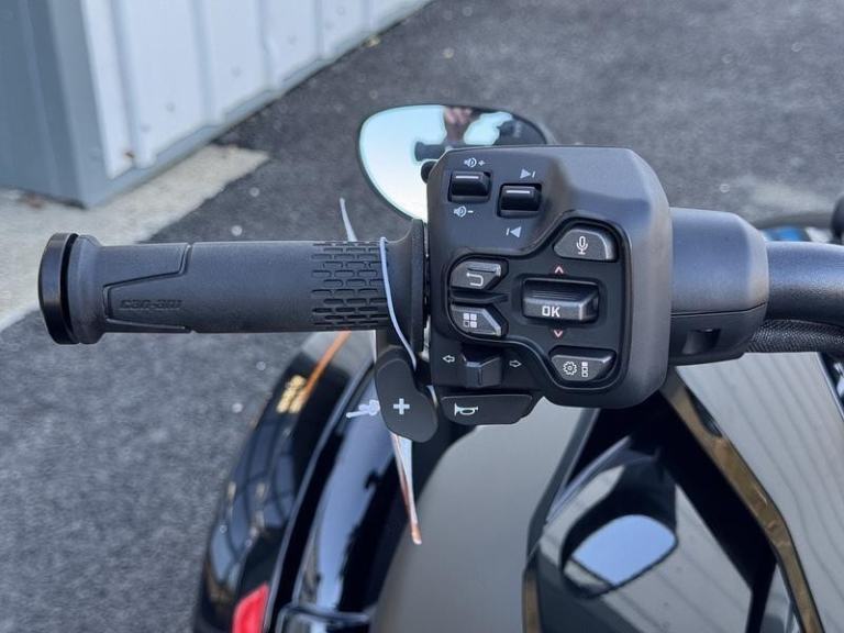 Can-Am Spyder F3 1330 S 1330 ACE 3-Wheel 