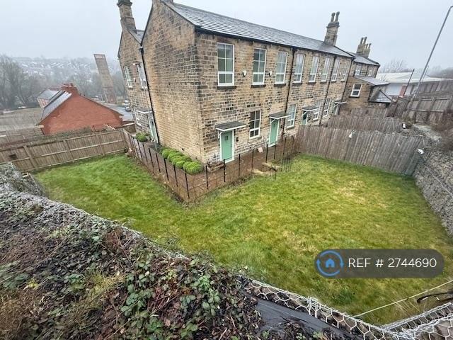 2 bedroom house in Bobbin Row, Leeds, LS12 (2 bed) (#2744690)