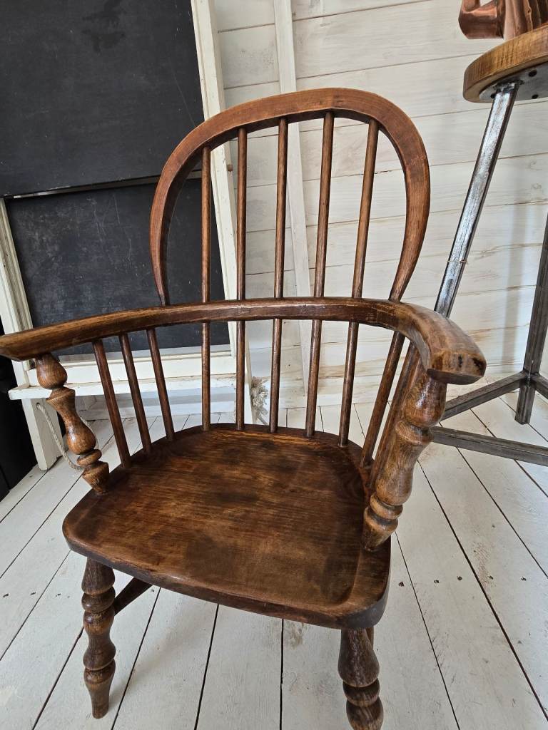 A Rare Antique Childs Chair Ash & Elm Comb Back Windsor Arm Chair 1840-1860 