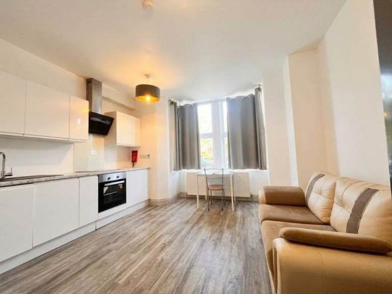 Beautiful ground floor one bedroom flat in the heart of Catford Only £1500 pcm