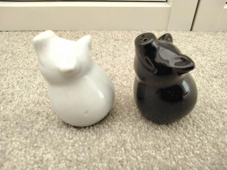 New-never used. Black and White Pig Contemporary Salt and Pepper Pots. Porcelain