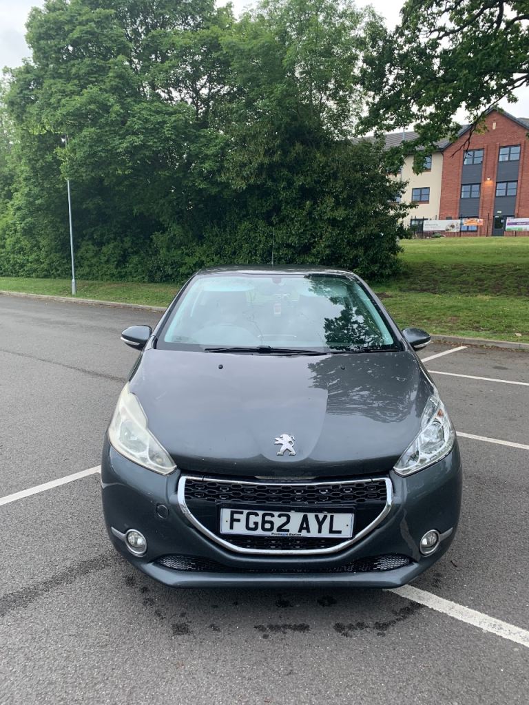 Peugeot, 208, Hatchback, 2012, Manual, 1199 (cc), 3 doors