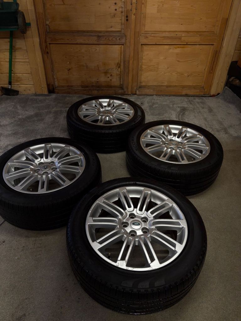 OEM Land Rover alloy wheels 20”
