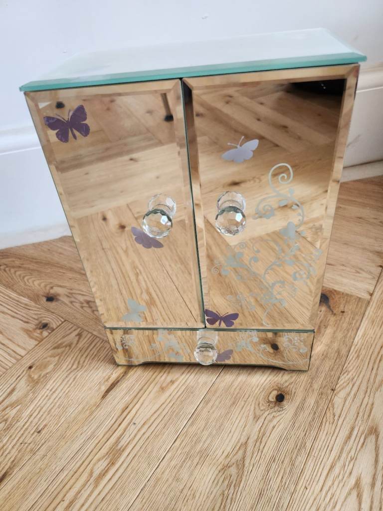 Mirrored butterfly jewellery box
