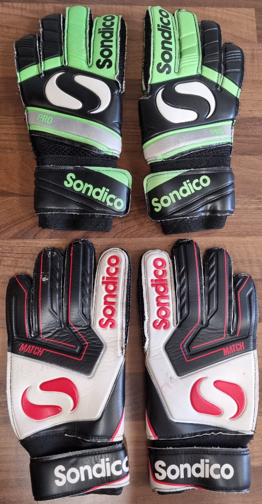 2x Pair of Used Adult Sondico Football Goalkeeper Gloves Size 7 & 9 £6 for both or £3.75 per pair