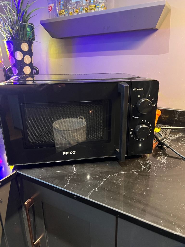 Pifco Black Microwave Oven – Great Condition