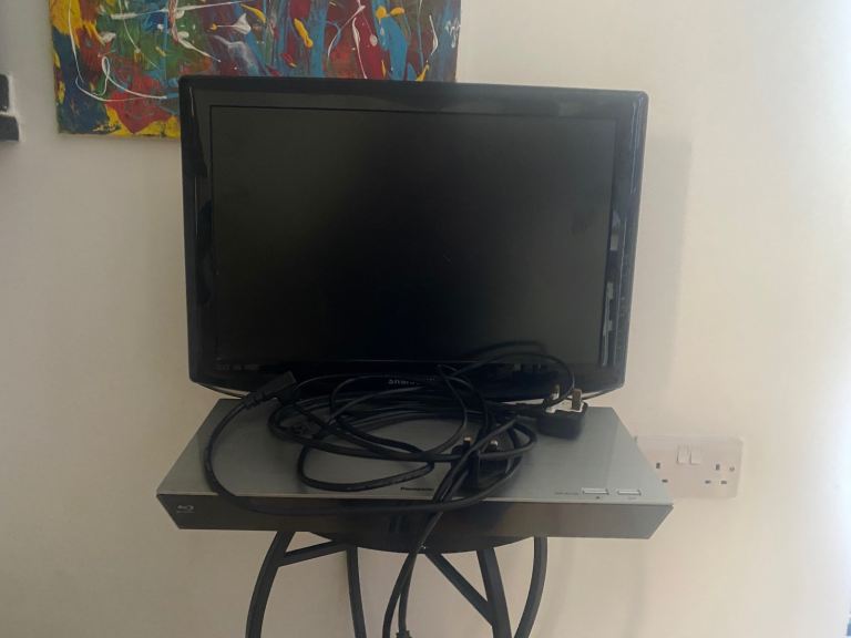Samsung TV 19” and Panasonic Blu-ray player 