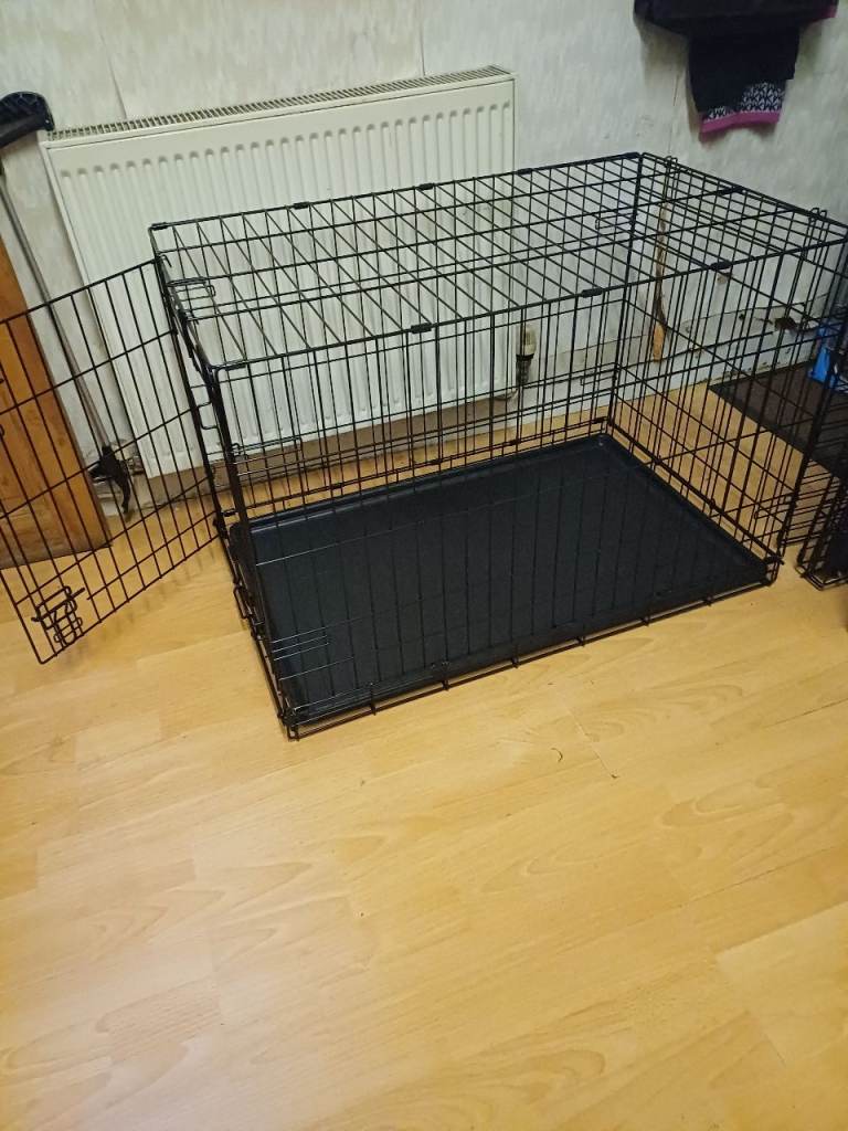 3FT FOLDING METAL DOG CAGE VGC £25 NO OFFERS DARWEN BB3 0DU OR BOLTON BL3 2JP 