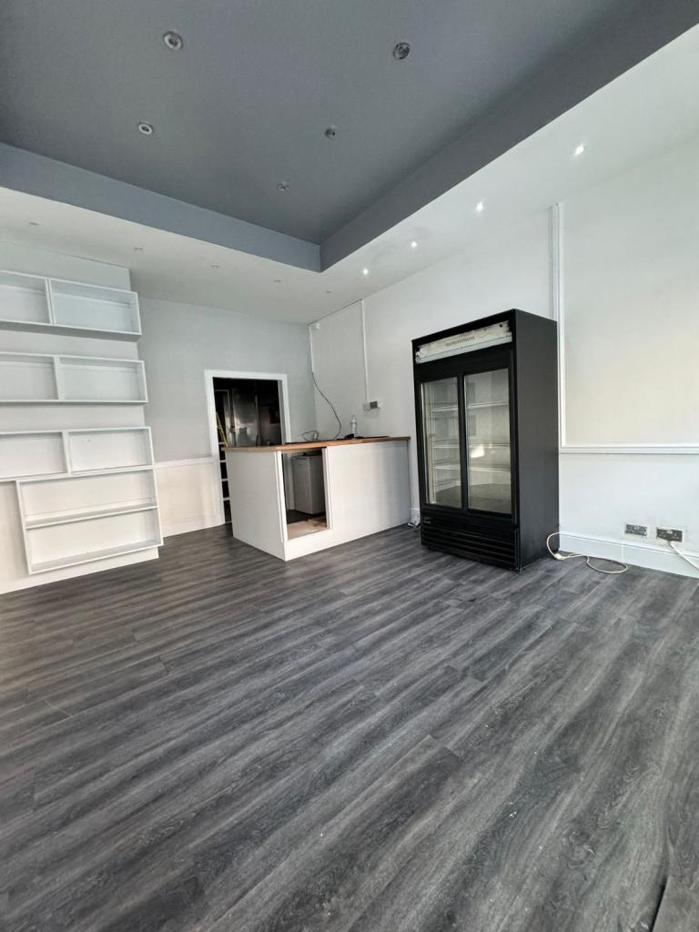 A3 Shop to let 
