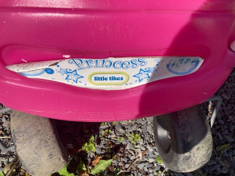 Little Tikes Princess Cozy Coupe Ride-On Car – Fair Condition