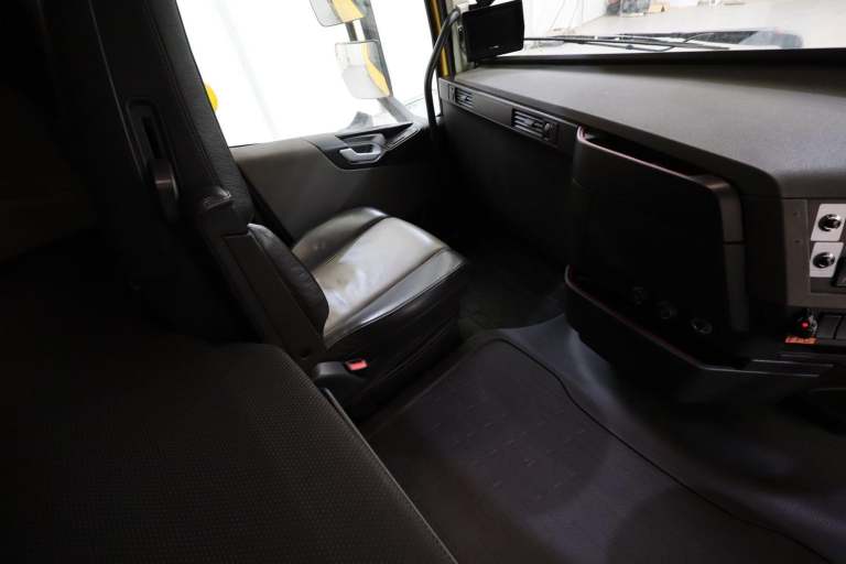 2019 (19 PLATE) Volvo FH460 6x2 Euro 6 Tractor Units