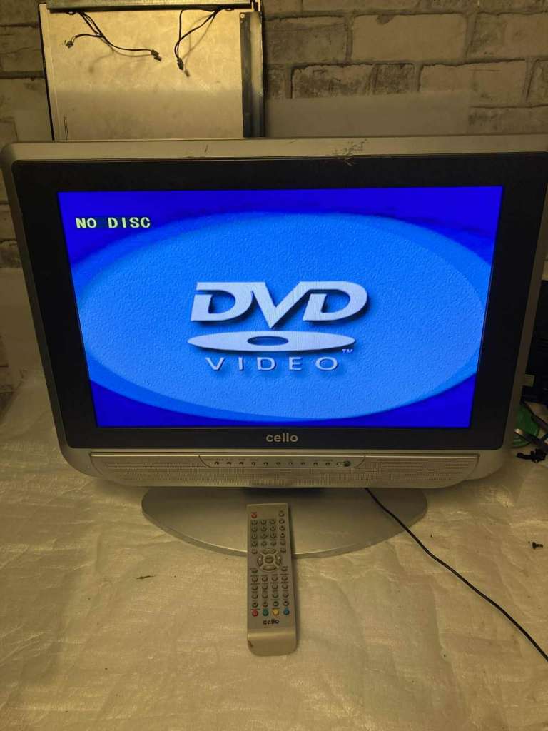 Cello tp-1907d 19" inch LcD TV dvd combi (12v for caravans)