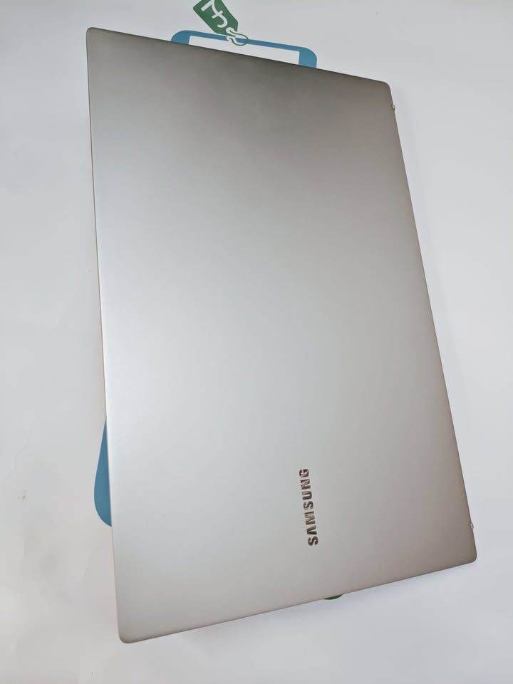Samsung Galaxy Book NP750XDA 15.6" Laptop - Core i5-1135G7, 8GB RAM, 256GB SSD - Excellent Condition