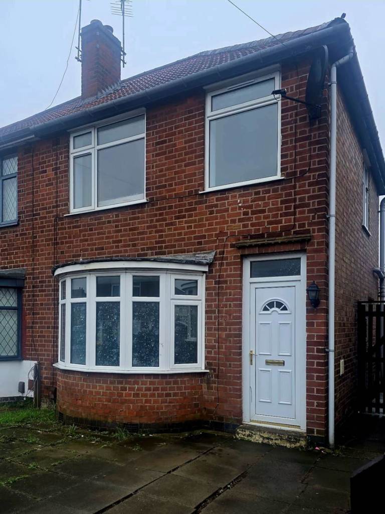 ** Lovely 3 bedroom house to let ** LE3 **Popular location**